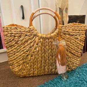 Beautiful straw tote / beach bag